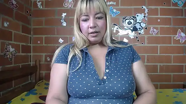 Snapshot of jones-scarlet chatting on October 22, 2025, 1:11 pm jones-scarlet online show from October 22, 2025, 1:11 pm