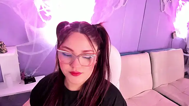 Snapshot of Camiila_Osorio chatting on October 15, 2025, 7:25 pm Camiila Osorio online show from October 15, 2025, 7:25 pm