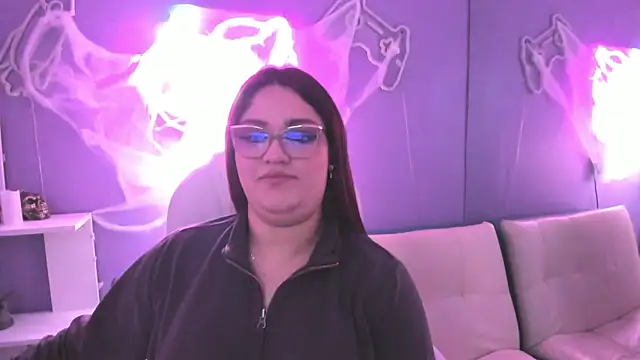 Snapshot of Camiila_Osorio chatting on November 3, 2025, 6:09 pm Camiila Osorio online show from November 3, 2025, 6:09 pm