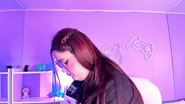 Snapshot of Camiila_Osorio chatting on November 20, 2025, 2:50 pm Camiila Osorio online show from November 20, 2025, 2:50 pm