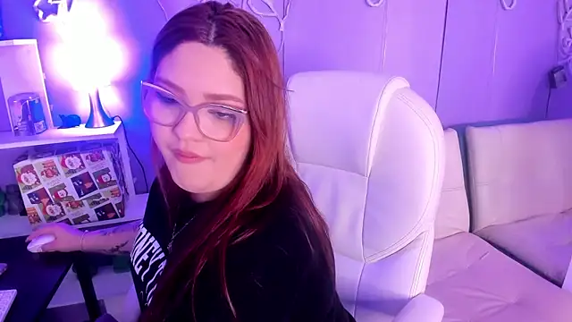 Snapshot of Camiila_Osorio chatting on January 5, 2026, 7:28 pm Camiila Osorio online show from January 5, 2026, 7:28 pm