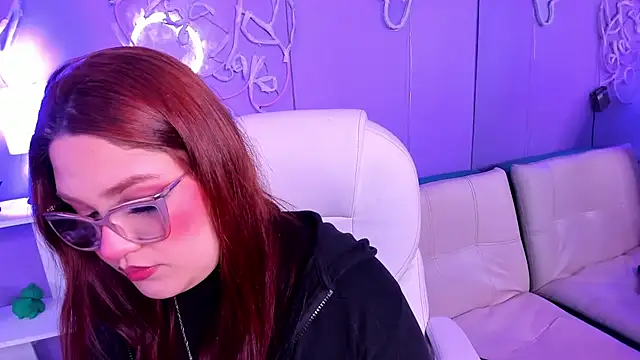 Snapshot of Camiila_Osorio chatting on January 9, 2026, 7:37 pm Camiila Osorio online show from January 9, 2026, 7:37 pm