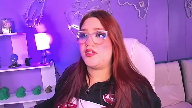 Snapshot of Camiila_Osorio chatting on January 13, 2026, 8:36 pm Camiila Osorio online show from January 13, 2026, 8:36 pm