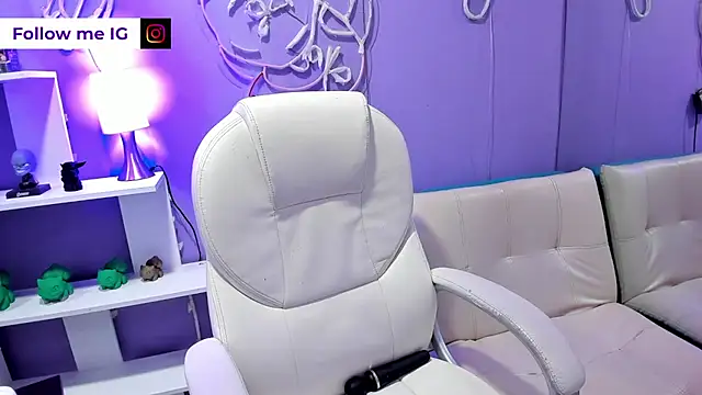 Snapshot of Camiila_Osorio chatting on January 16, 2026, 4:00 pm Camiila Osorio online show from January 16, 2026, 4:00 pm