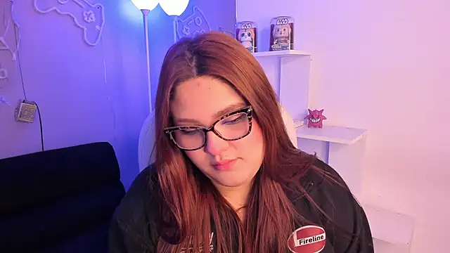 Snapshot of Camiila_Osorio chatting on February 13, 2026, 7:32 pm Camiila Osorio online show from February 13, 2026, 7:32 pm