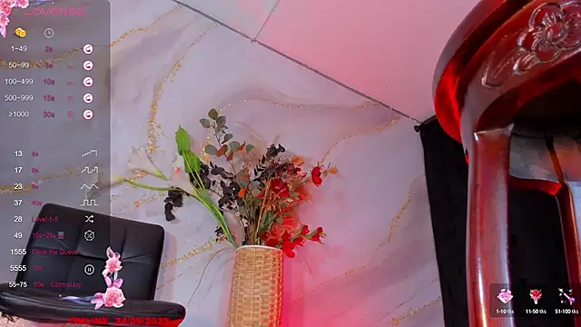 Karla-Ebony online show from September 24, 2025, 1:25 pm