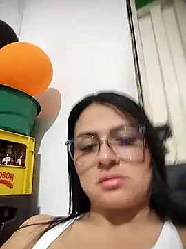 Linda Lars online show from November 2, 2025, 3:31 am