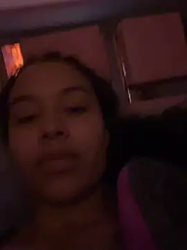 MarieLeon online show from July 5, 2026, 5:58 am