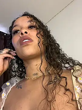 MarieLeon online show from July 25, 2026, 9:01 pm