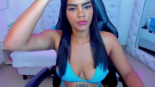 Snapshot of silvana__miller chatting on February 17, 2025, 7:10 pm silvana miller online show from February 17, 2025, 7:10 pm