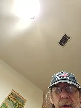 Snapshot of coolbrease10 chatting on January 9, 2026, 7:37 pm coolbrease10 online show from January 9, 2026, 7:37 pm