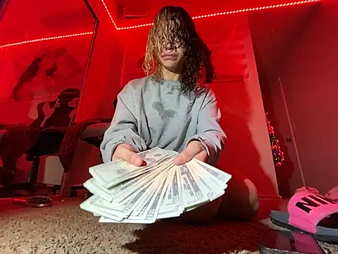 Snapshot of Creolegirl19 chatting on March 1, 2026, 12:40 pm Creolegirl19 online show from March 1, 2026, 12:40 pm