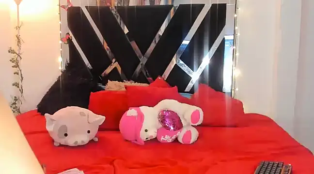 Charllote23 online show from January 27, 2025, 11:43 pm