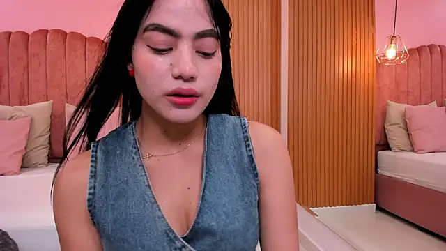 Snapshot of ariel_jonees chatting on December 12, 2024, 5:04 pm ariel jonees online show from December 12, 2024, 5:04 pm