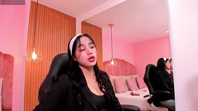 Snapshot of ariel_jonees chatting on February 4, 2025, 4:50 pm ariel jonees online show from February 4, 2025, 4:50 pm