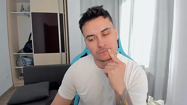 Snapshot of MatMalonne chatting on March 13, 2026, 6:53 am MatMalonne online show from March 13, 2026, 6:53 am