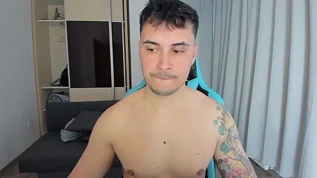 Snapshot of MatMalonne chatting on April 11, 2026, 1:37 pm MatMalonne online show from April 11, 2026, 1:37 pm