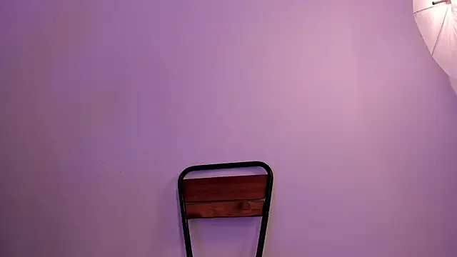 cloehonney online show from December 16, 2025, 7:52 pm