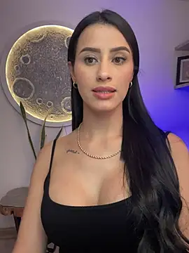 Snapshot of SarahhSmitth1 chatting on March 17, 2025, 11:00 pm SarahhSmitth1 online show from March 17, 2025, 11:00 pm