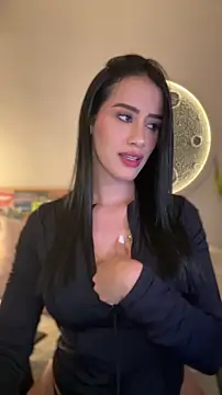 SarahhSmitth1 online show from April 28, 2026, 10:15 pm