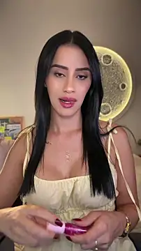 SarahhSmitth1 online show from May 25, 2026, 9:21 pm