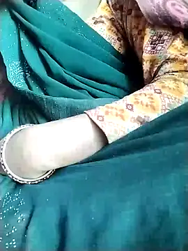 Snapshot of Cutkajal chatting on January 27, 2025, 7:03 am Cutkajal online show from January 27, 2025, 7:03 am