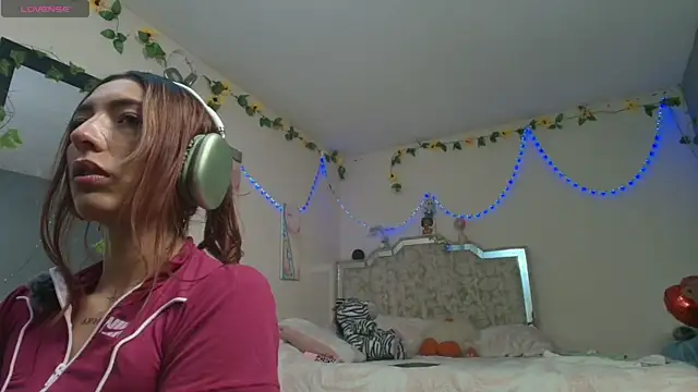 Snapshot of Tomoe_b chatting on January 9, 2026, 7:22 am Tomoe b online show from January 9, 2026, 7:22 am