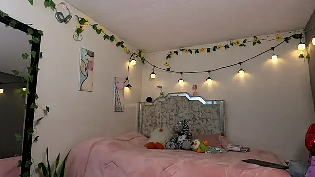 Snapshot of Tomoe_b chatting on January 15, 2026, 8:19 am Tomoe b online show from January 15, 2026, 8:19 am