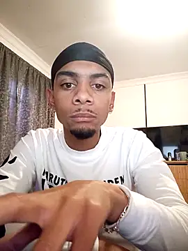 29YOURZ 28  online show from December 16, 2024, 5:11 pm