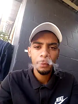 29YOURZ 28  online show from January 8, 2025, 12:37 pm