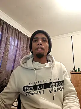 29YOURZ 28  online show from September 17, 2025, 8:27 am