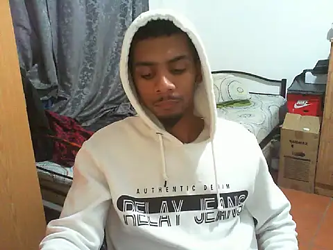 29YOURZ 28  online show from October 4, 2025, 4:16 pm