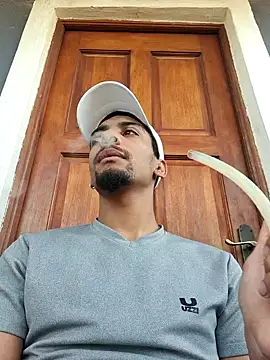 29YOURZ 28  online show from October 12, 2025, 3:33 pm