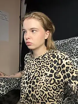 Snapshot of MisssLola chatting on January 15, 2026, 4:00 pm MisssLola online show from January 15, 2026, 4:00 pm