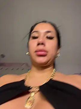 kiim taaylor online show from December 15, 2025, 11:58 am