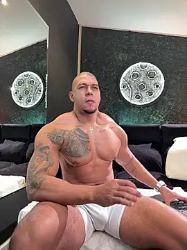 Snapshot of MassimoWalton2 chatting on September 28, 2025, 3:39 pm MassimoWalton2 online show from September 28, 2025, 3:39 pm