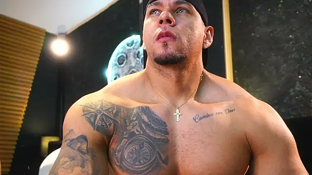 Snapshot of MassimoWalton2 chatting on November 5, 2025, 12:05 pm MassimoWalton2 online show from November 5, 2025, 12:05 pm