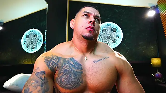 Snapshot of MassimoWalton2 chatting on November 15, 2025, 2:02 pm MassimoWalton2 online show from November 15, 2025, 2:02 pm