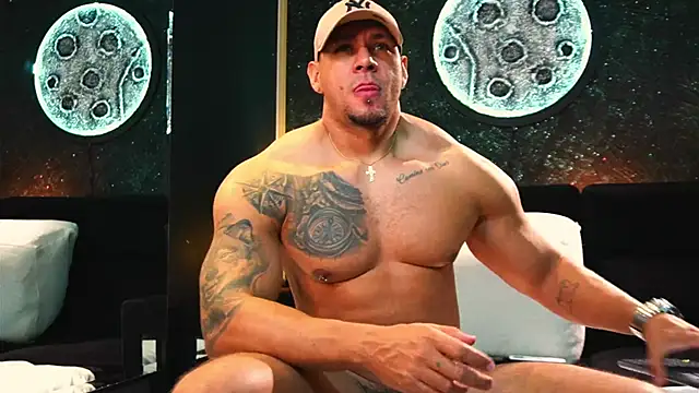 Snapshot of MassimoWalton2 chatting on November 20, 2025, 10:48 am MassimoWalton2 online show from November 20, 2025, 10:48 am