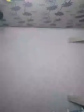 SweetLeila40 online show from September 11, 2025, 10:43 pm