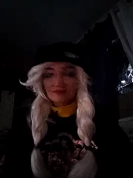 Snapshot of SweetLeila40 chatting on February 3, 2026, 8:03 pm SweetLeila40 online show from February 3, 2026, 8:03 pm