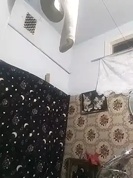 Snapshot of SweetLeila40 chatting on February 19, 2026, 11:01 pm SweetLeila40 online show from February 19, 2026, 11:01 pm