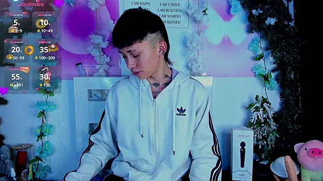 Snapshot of juniior_2311_ chatting on January 28, 2025, 10:23 pm juniior 2311  online show from January 28, 2025, 10:23 pm