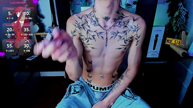 Snapshot of juniior_2311_ chatting on March 5, 2025, 6:45 pm juniior 2311  online show from March 5, 2025, 6:45 pm