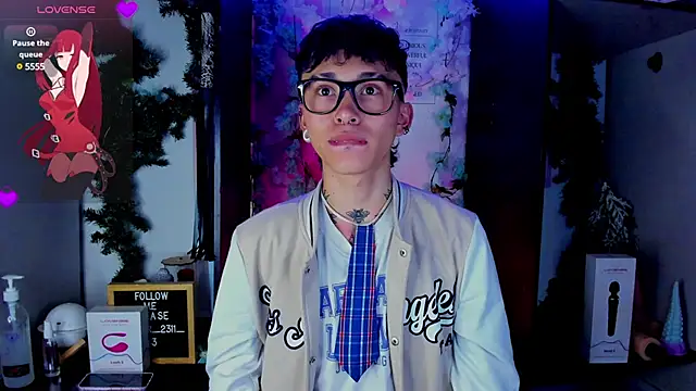 Snapshot of juniior_2311_ chatting on March 7, 2025, 5:08 am juniior 2311  online show from March 7, 2025, 5:08 am