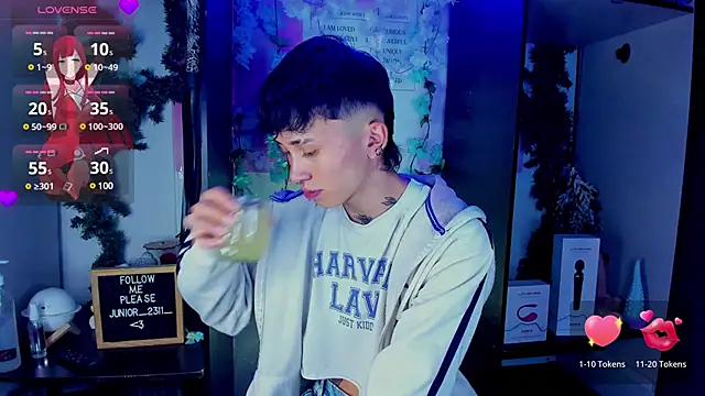 Snapshot of juniior_2311_ chatting on March 7, 2025, 11:38 pm juniior 2311  online show from March 7, 2025, 11:38 pm