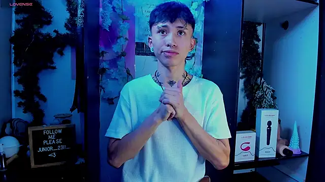 Snapshot of juniior_2311_ chatting on March 10, 2025, 8:56 pm juniior 2311  online show from March 10, 2025, 8:56 pm