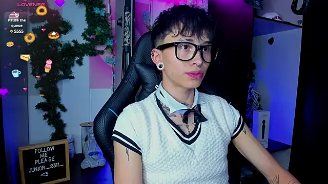 Snapshot of juniior_2311_ chatting on March 19, 2025, 8:54 pm juniior 2311  online show from March 19, 2025, 8:54 pm