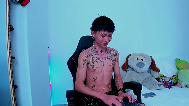 Snapshot of juniior_2311_ chatting on October 24, 2025, 6:04 pm juniior 2311  online show from October 24, 2025, 6:04 pm