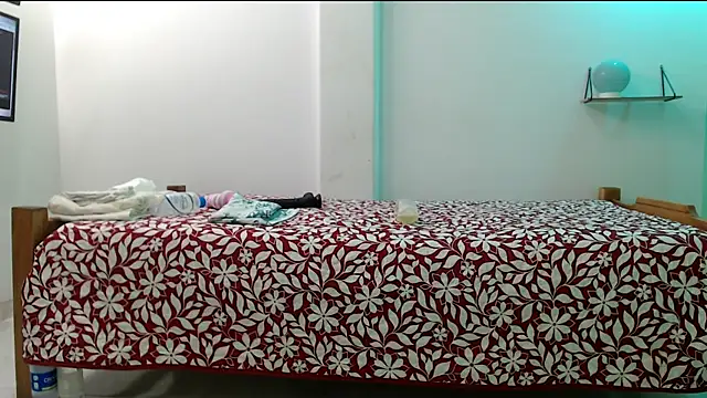 Snapshot of evaleribigtits18 chatting on March 29, 2026, 1:27 am evaleribigtits18 online show from March 29, 2026, 1:27 am